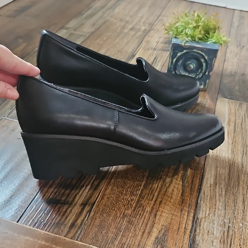 Vionic Women's Black Leather Slip On Lug Wedge Heel Comfortable‎ Loafers